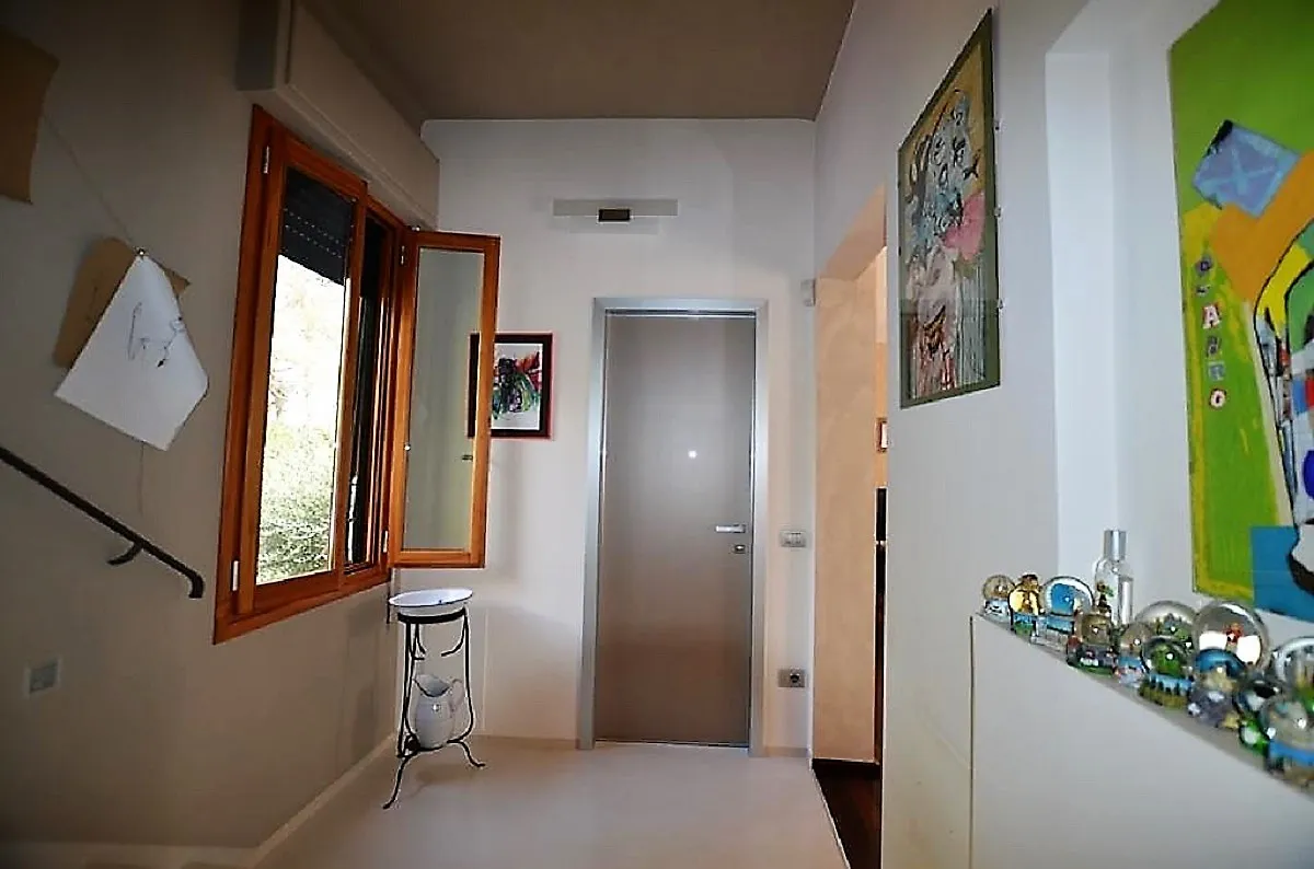 Hallway in six-room villa in Sanremo