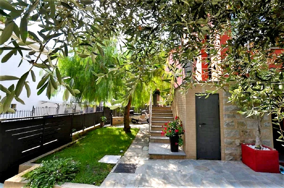 Terrace in six-room villa in Sanremo
