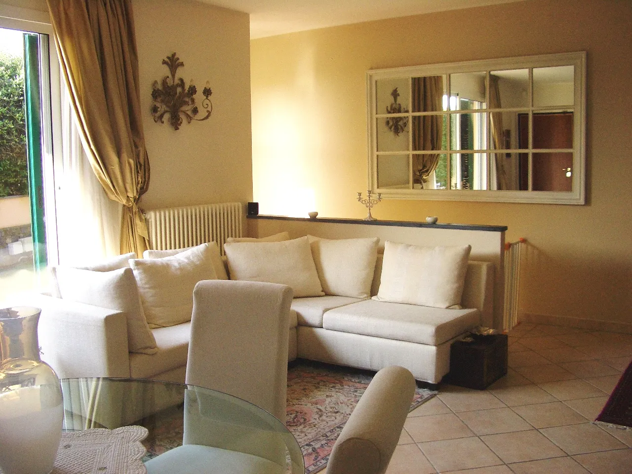 Living room in five-room villa in Sanremo