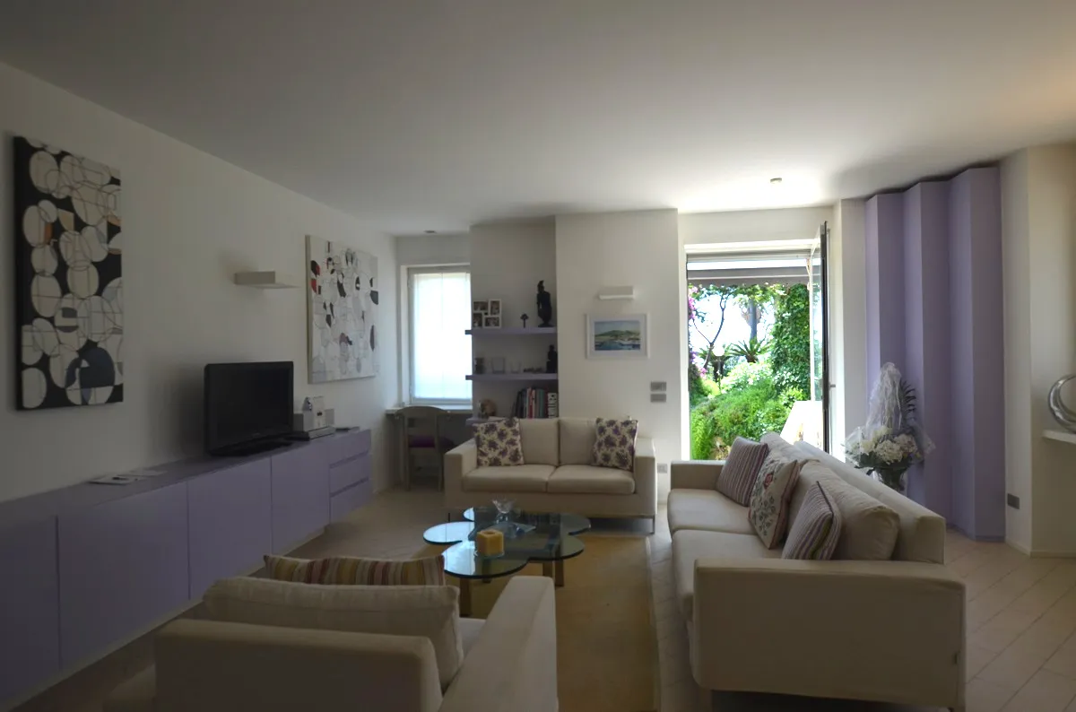 Guest room in Apartment in villa Misol