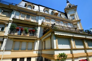 View of the apartment in Villa Misol from the garden