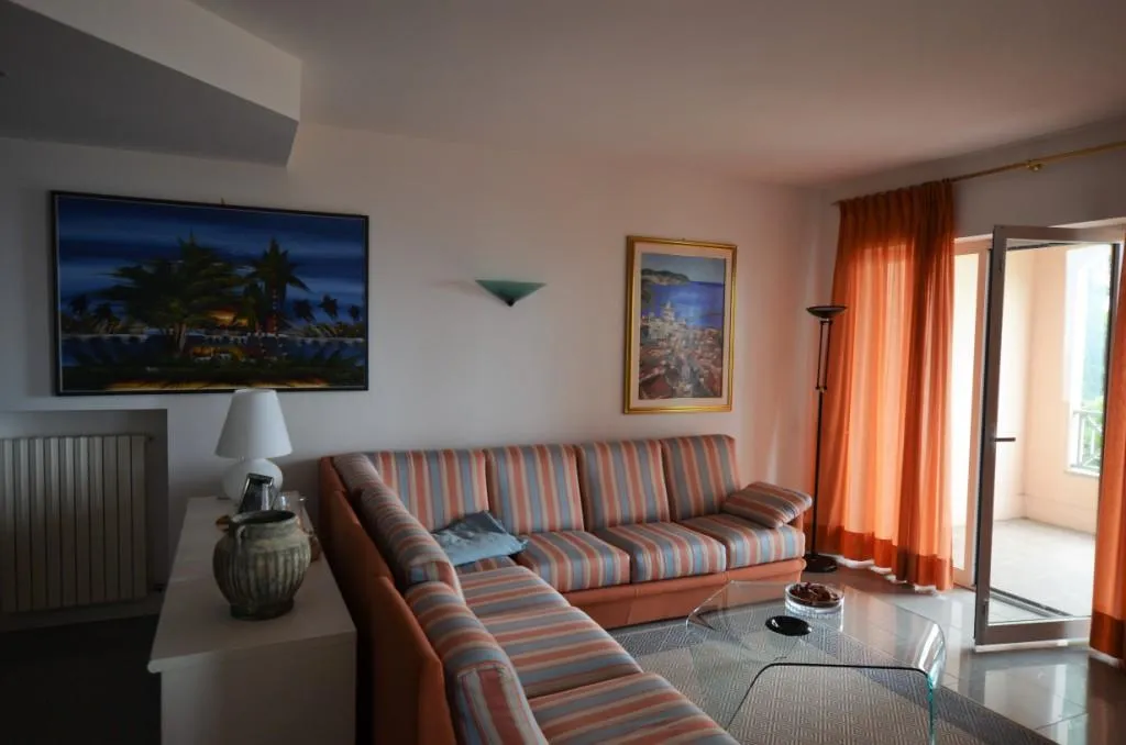 Living room in apartment in Sanremo in via Strada Solaro