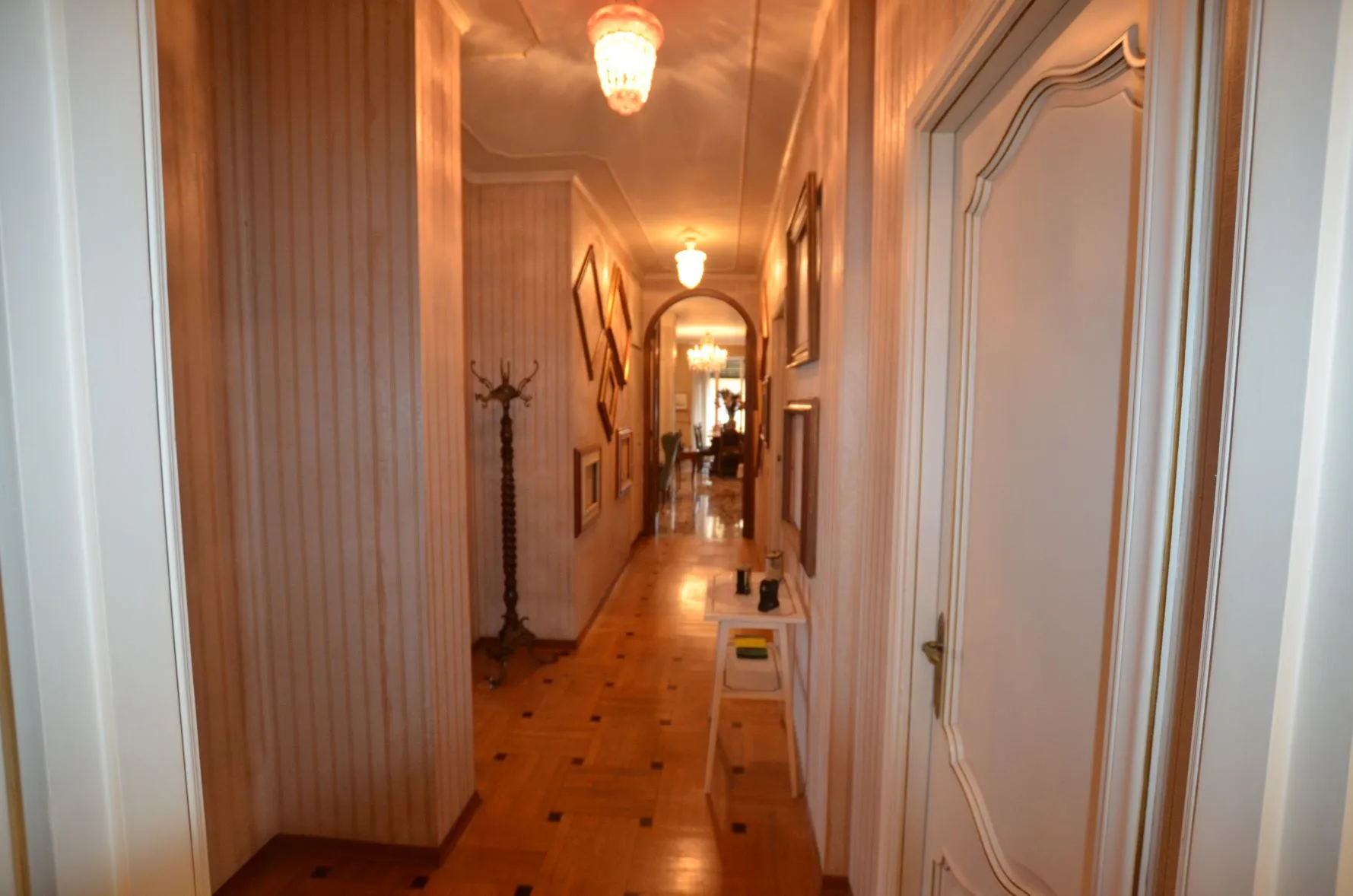 Hallway in the apartment in Sanremo in Via Nuvoloni