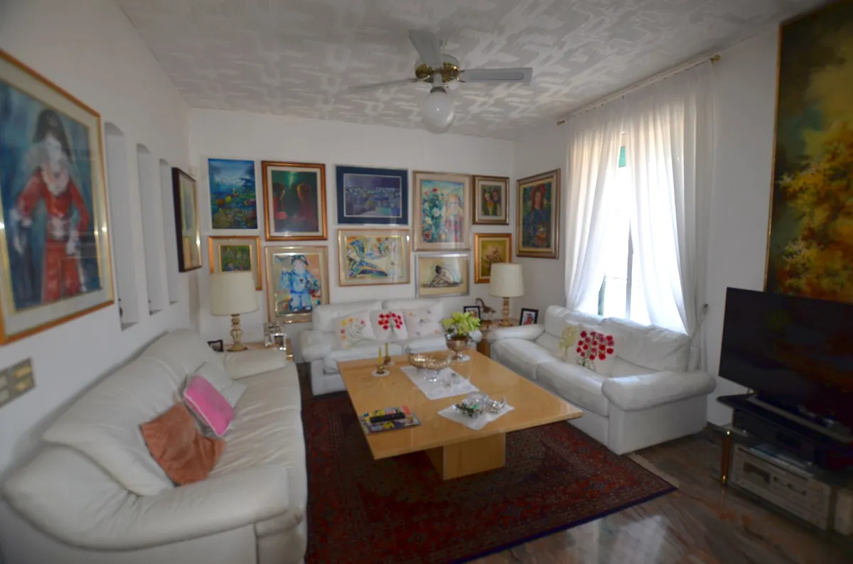 Guest room in three-room apartment in Sanremo, Via Matteotti