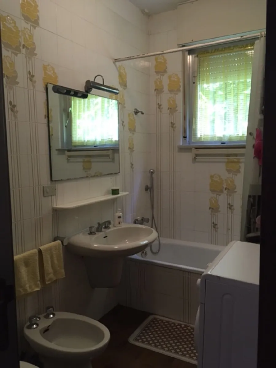 Bathroom in apartment in Sanremo in Zona tre ponti