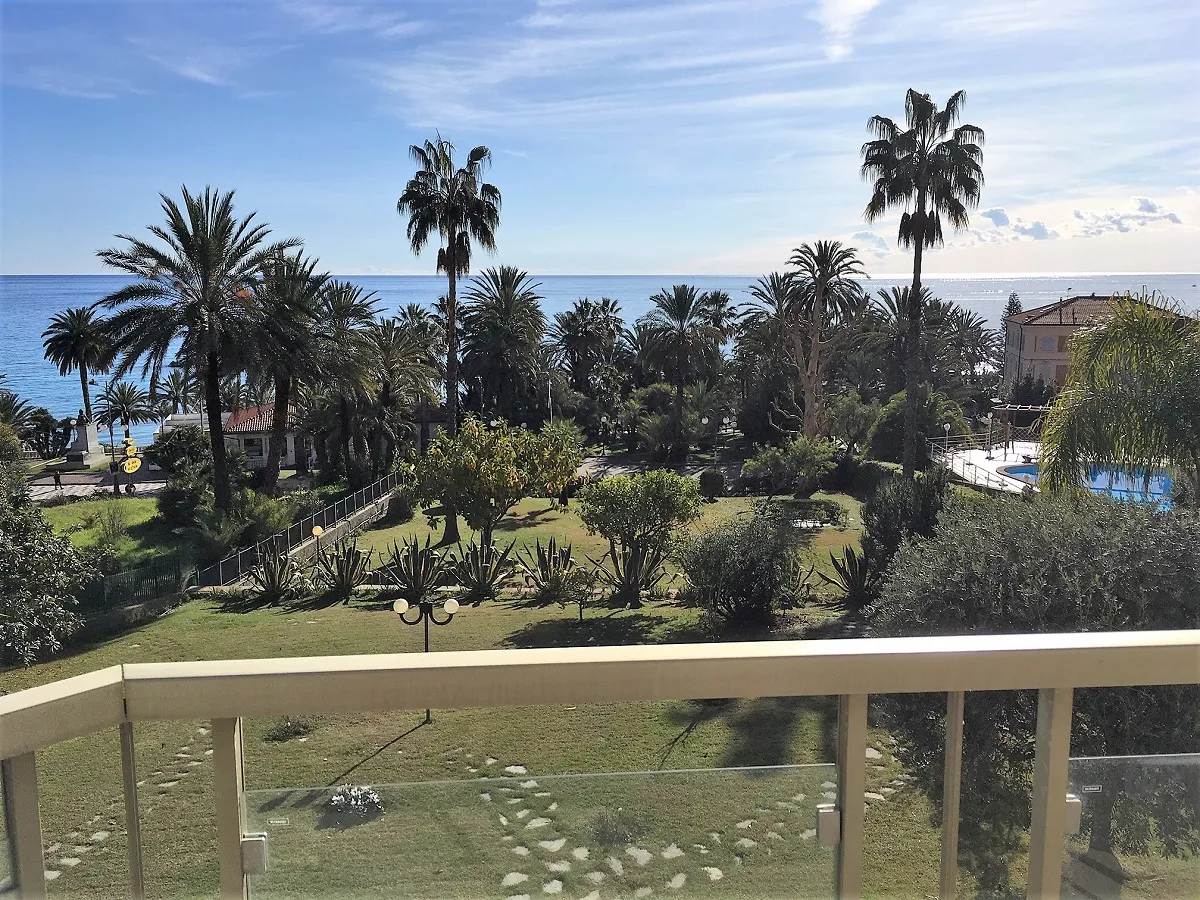 Seaview from in apartment in Sanremo in Corso Imperatrice