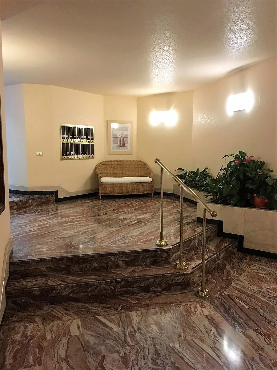 Entrance hall for apartment in Sanremo in Corso Imperatrice
