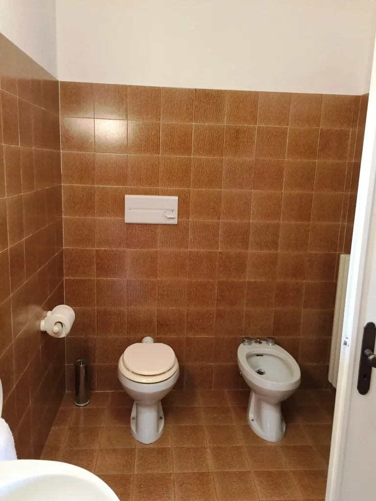 Bathroom in seven-room villa in Sanremo