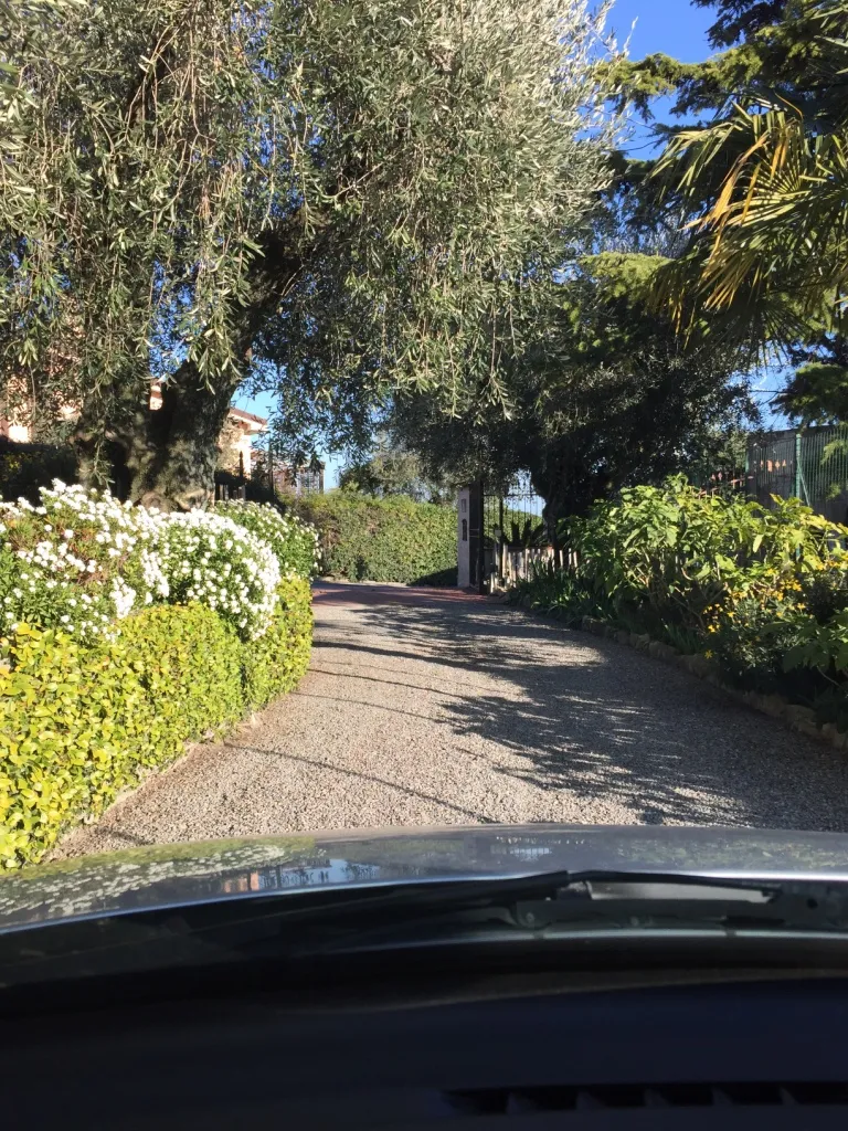 Parking in seven-room villa in Sanremo