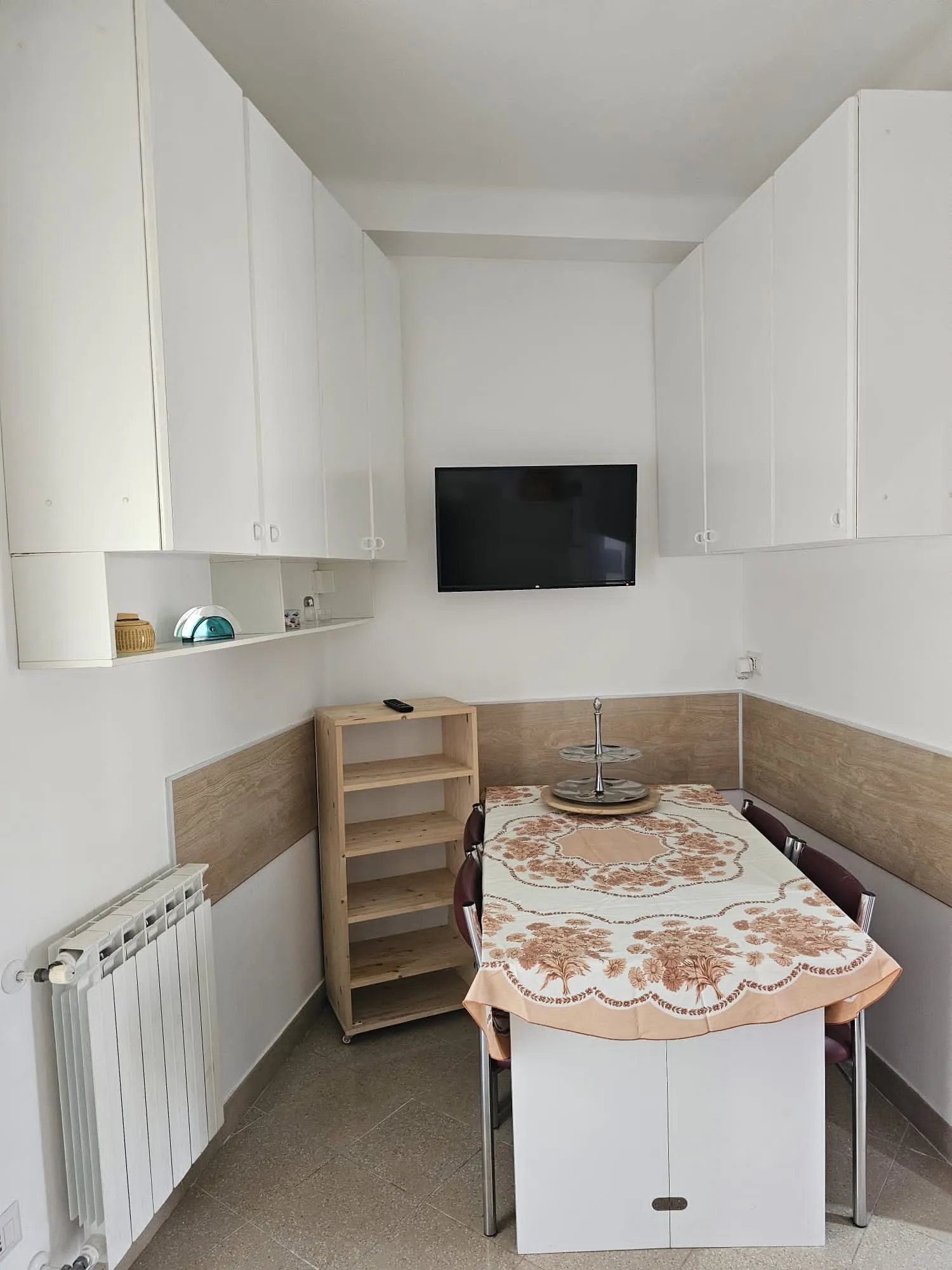 Dining room in apartment in Sanremo via Galileo Galilei