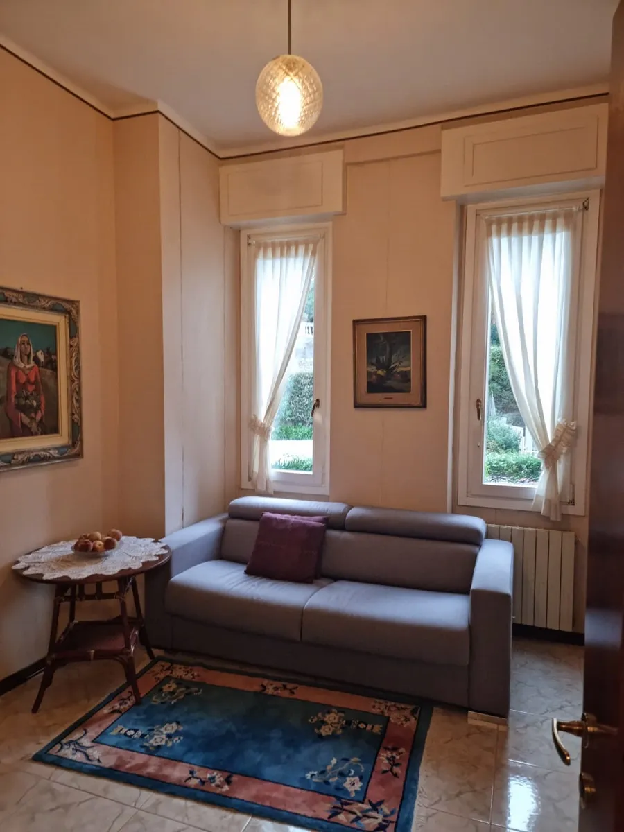 Bedroom in apartment in Sanremo in via Roccasterone