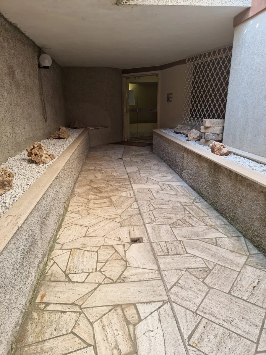 Entrance hall in apartment in Sanremo in via Padre Semeria