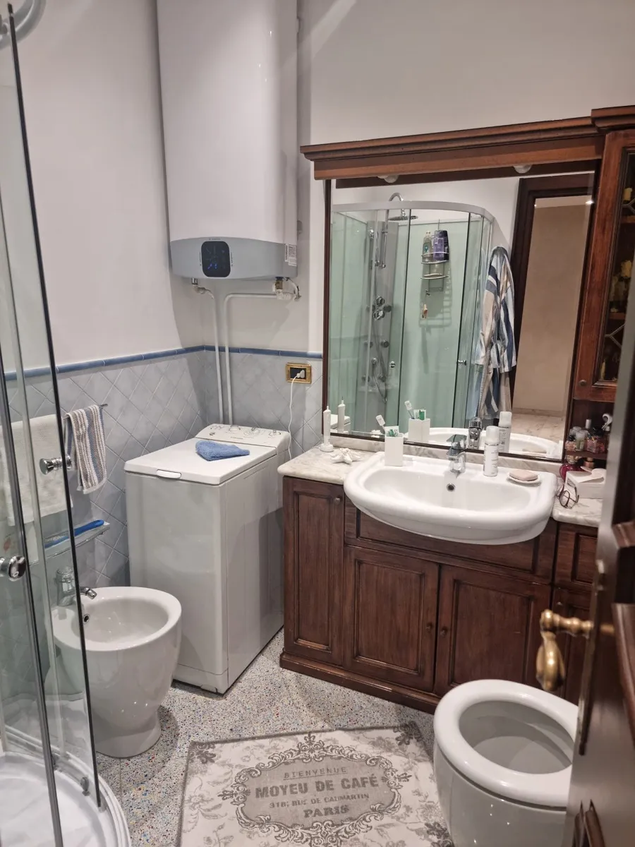 Bathroom in apartment located in Sanremo in Corso Degli Inglesi