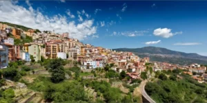 buautifull Italy houses on mountains