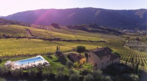 Stone cottage with a garden and pool in Liguria.