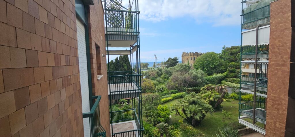 Rent an apartment in Sanremo, photo 1