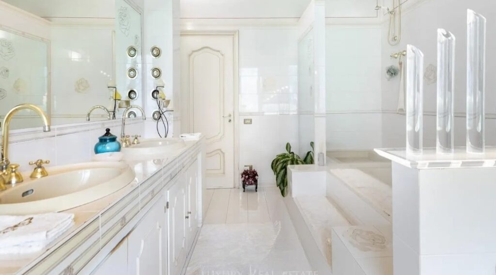 Buy Sea-facing Villa With Panoramic Pool In Sanremo, photo 14