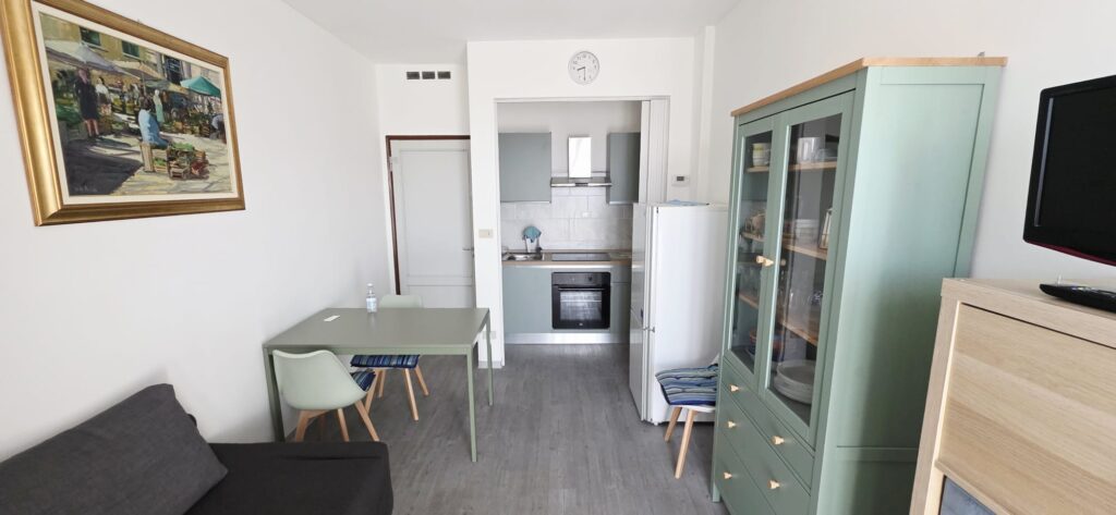 Buy a flat in Liguria, Arma di Taggia, photo 3