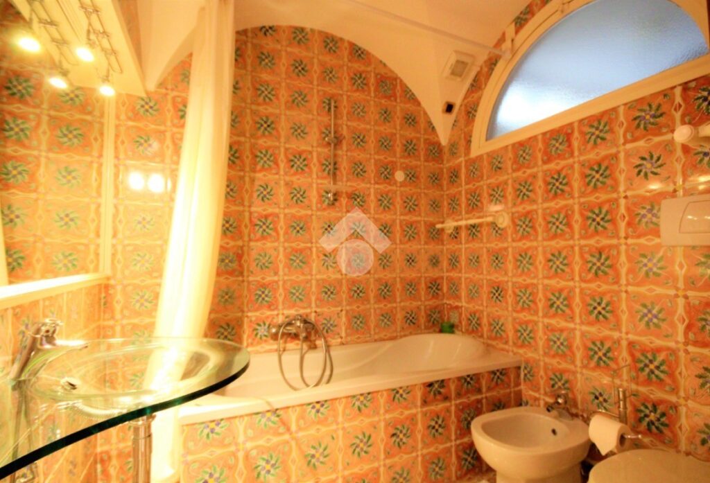 Buy an apartment with sea view, garden and pool in Sanremo, photo 16