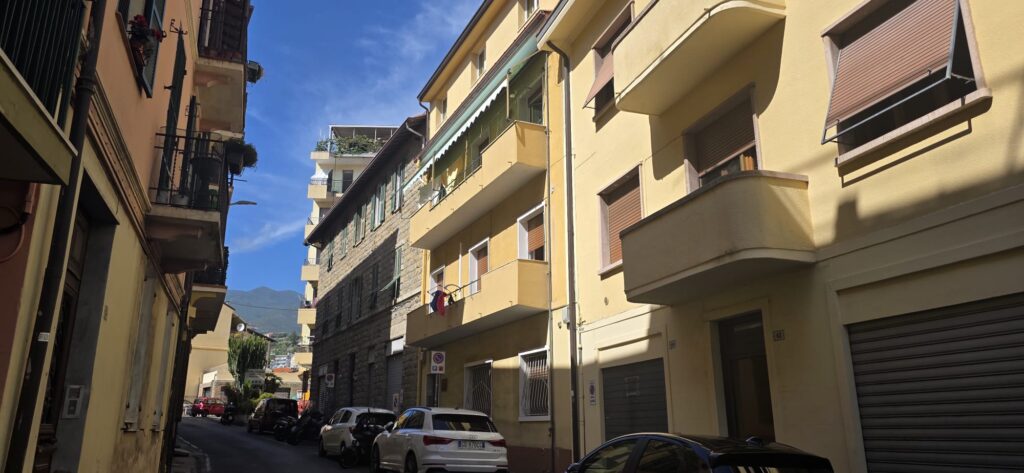 Rent 2-Bedroom Apartment with Parking Space, photo 1