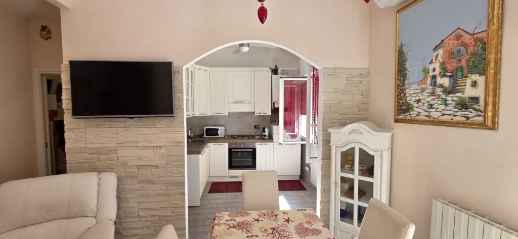 Rent 2-Bedroom Apartment with Parking Space, photo 5