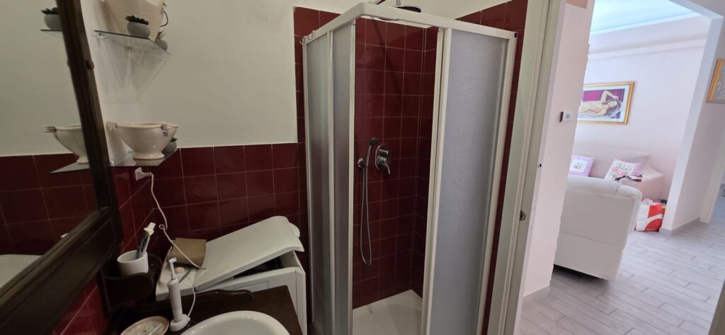Rent 2-Bedroom Apartment with Parking Space, photo 7