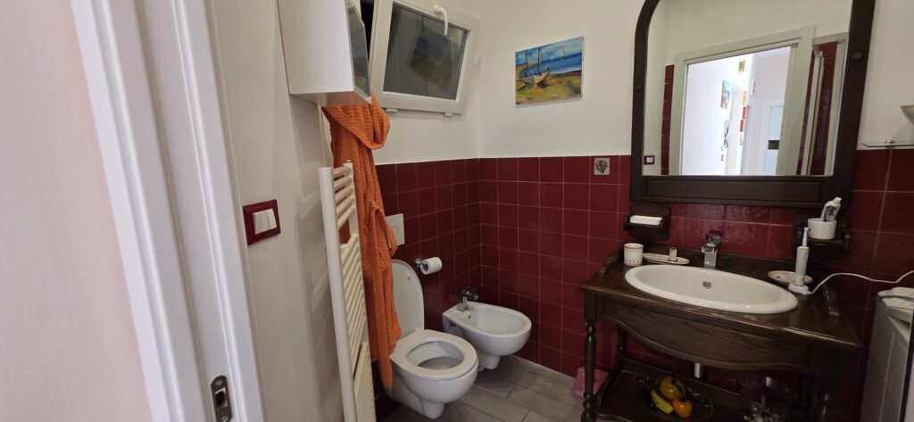 Rent 2-Bedroom Apartment with Parking Space, photo 8