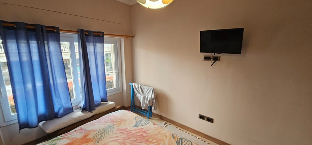 Buy an Apartment with Garage, Balcony and Two Bathrooms in Sanremo, photo 5