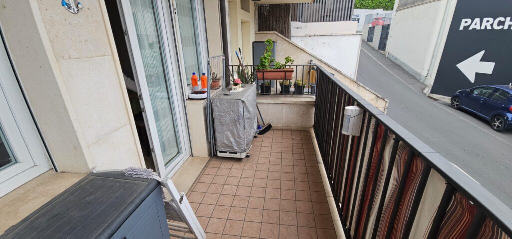 Buy an Apartment with Garage, Balcony and Two Bathrooms in Sanremo, photo 13