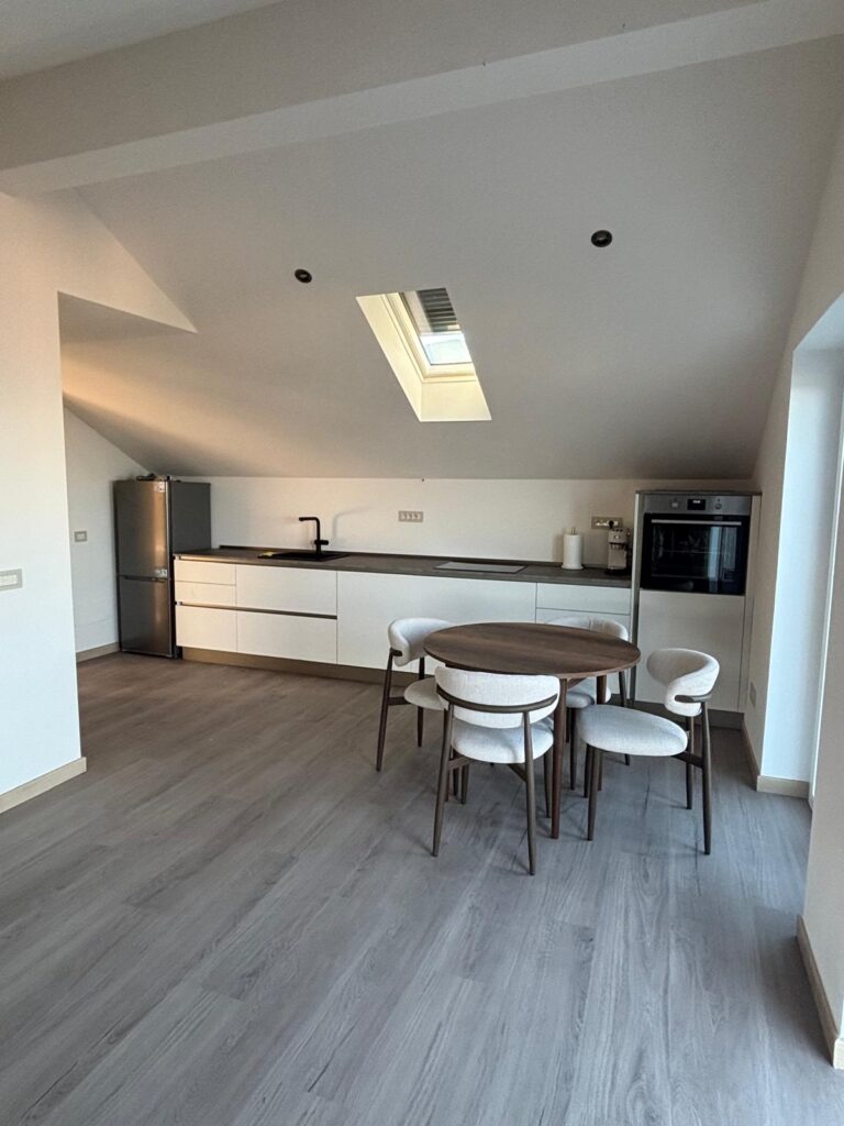 Rent a spacious two-room apartment with a view of the sea, photo 4