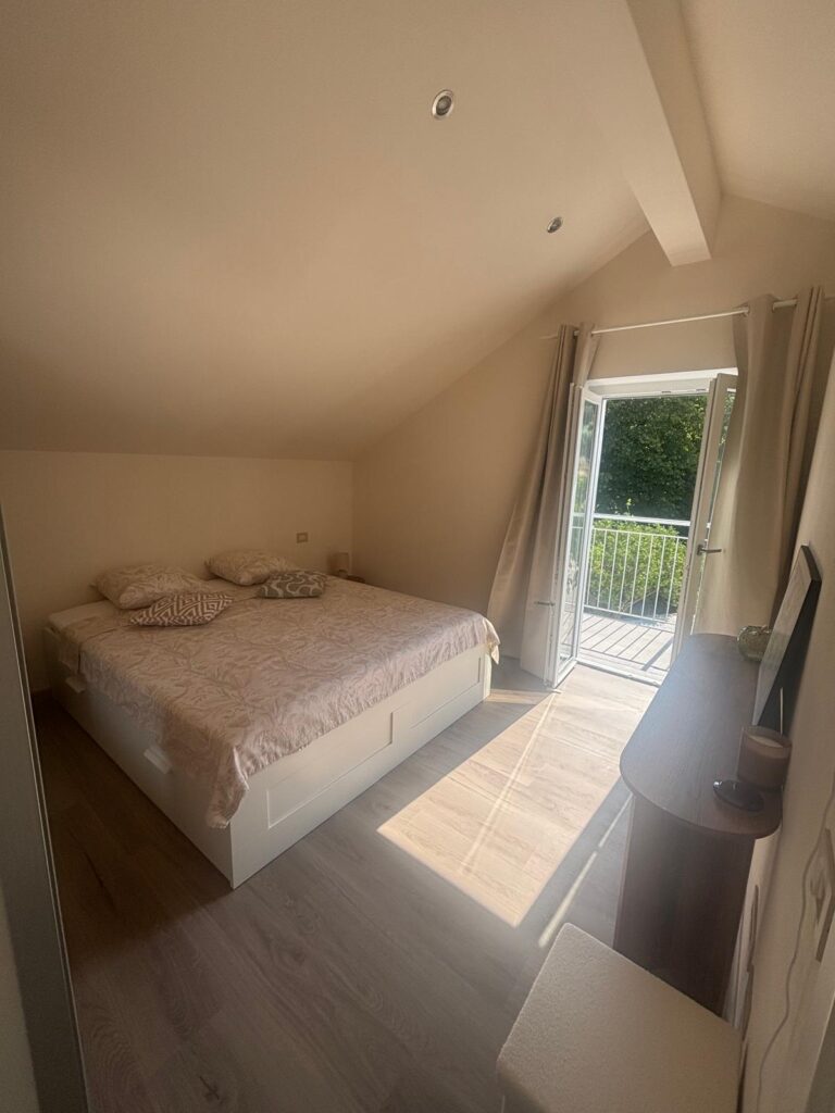 Rent a spacious two-room apartment with a view of the sea, photo 7