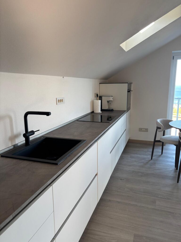 Rent a spacious two-room apartment with a view of the sea, photo 8