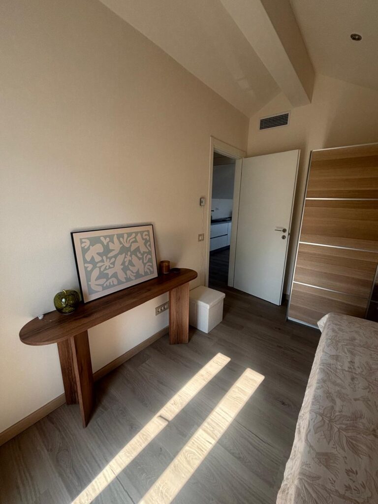 Rent a spacious two-room apartment with a view of the sea, photo 9