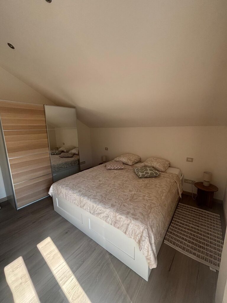 Rent a spacious two-room apartment with a view of the sea, photo 13