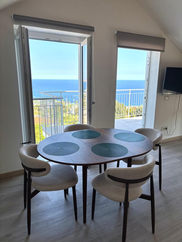 Rent a spacious two-room apartment with a view of the sea, photo 18