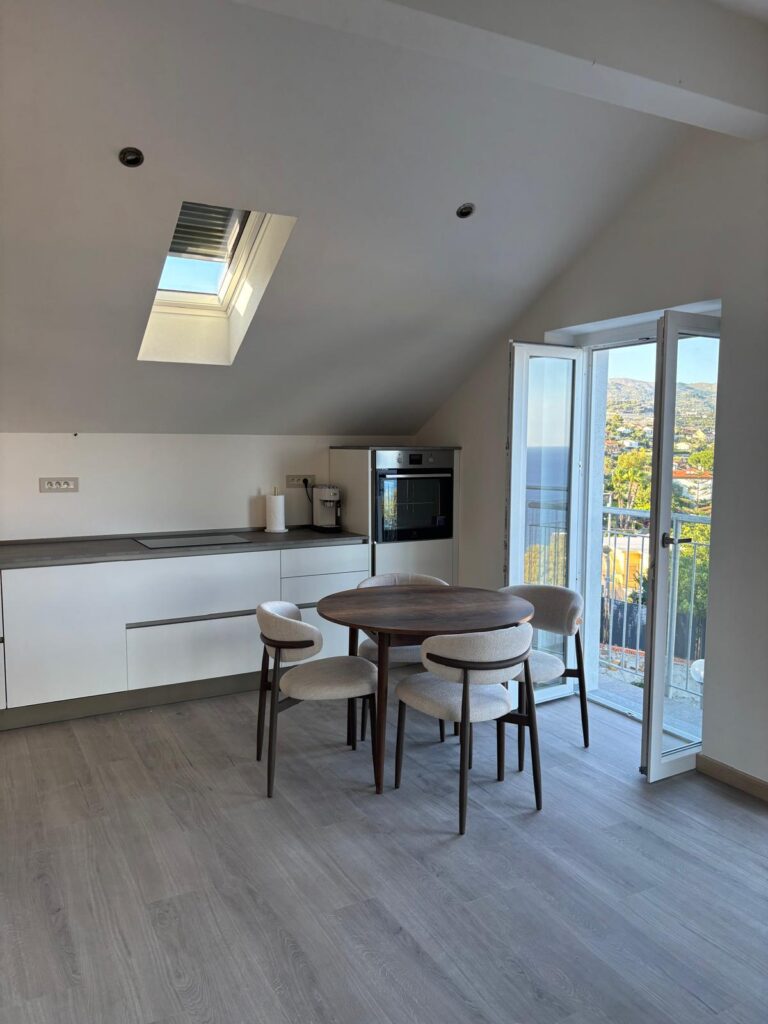 Rent a spacious two-room apartment with a view of the sea, photo 20