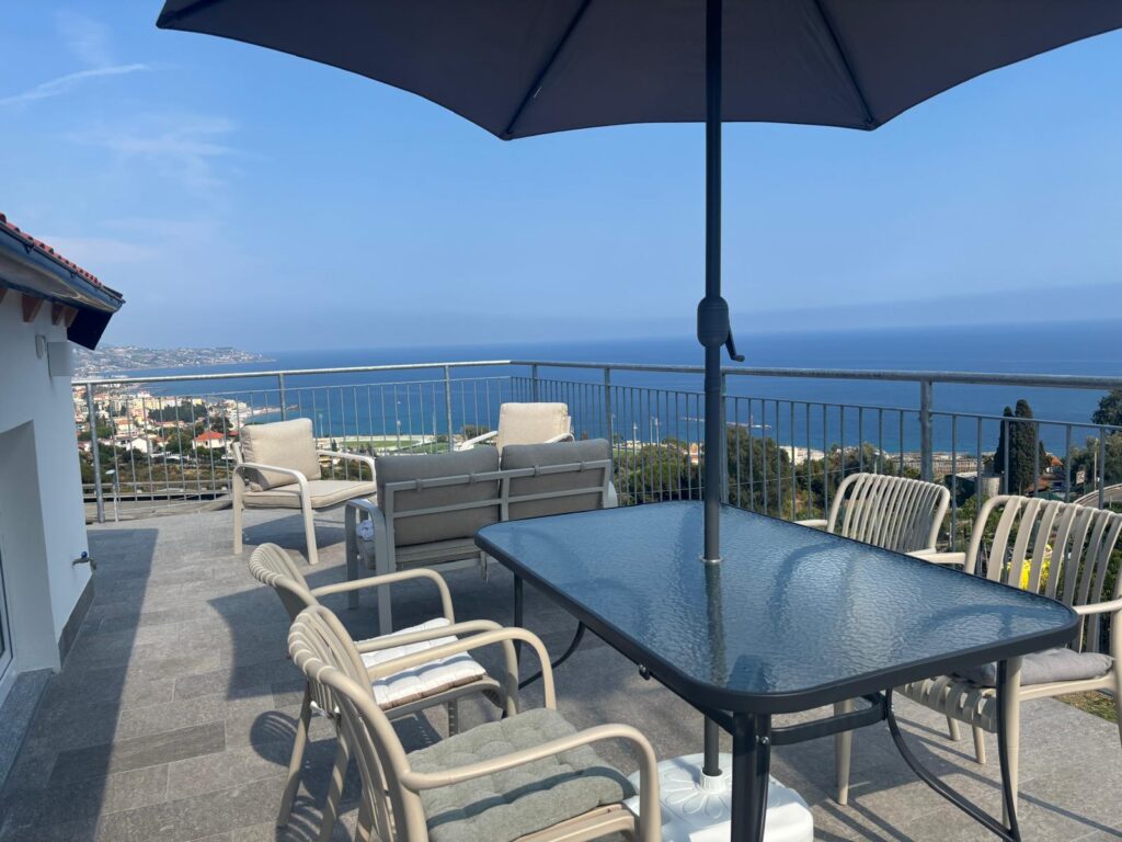 Rent a spacious two-room apartment with a view of the sea, photo 21