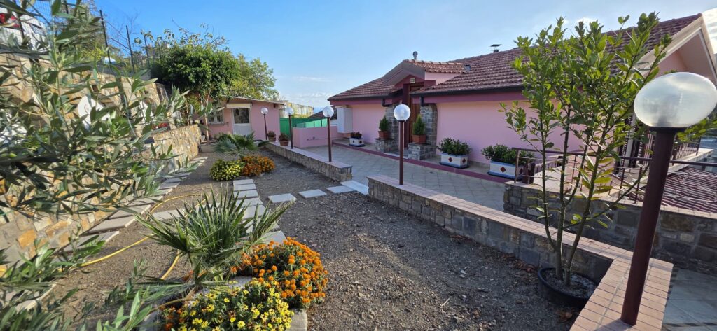 Buy a Charming Top-Floor Apartment in Sanremo, photo 2