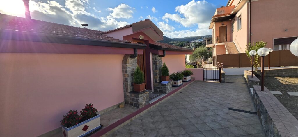 Buy a Charming Top-Floor Apartment in Sanremo, photo 4