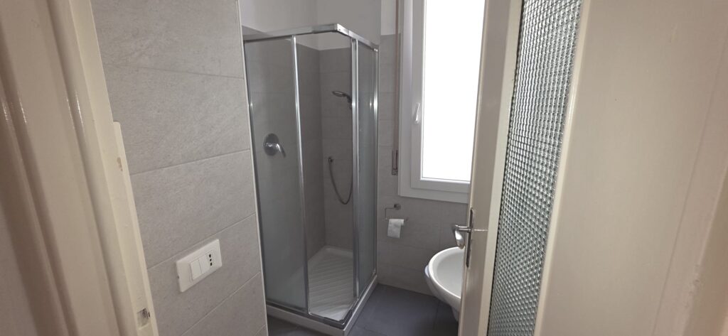 Sanremo – Spacious Apartment for Rent at Corso Cavallotti 23, photo 2