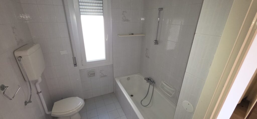 Sanremo – Spacious Apartment for Rent at Corso Cavallotti 23, photo 7