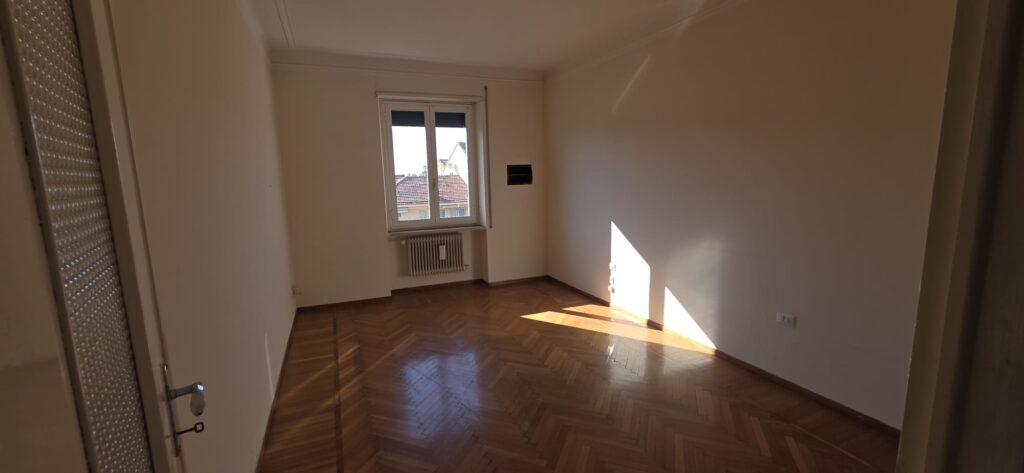 Sanremo – Spacious Apartment for Rent at Corso Cavallotti 23, photo 9