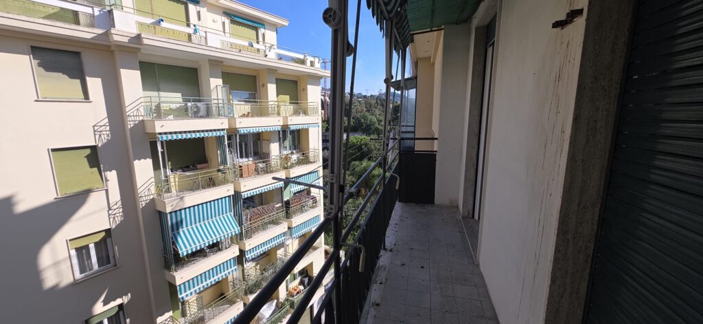 Sanremo – Spacious Apartment for Rent at Corso Cavallotti 23, photo 11