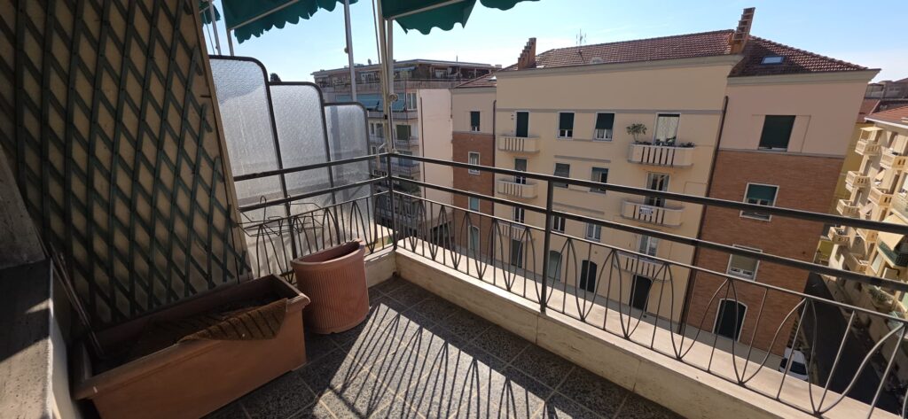Sanremo – Spacious Apartment for Rent at Corso Cavallotti 23, photo 15